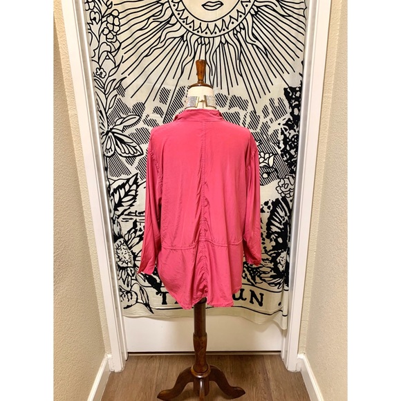 🌈 Amazing Vintage Silk top - Picture 4 of 8